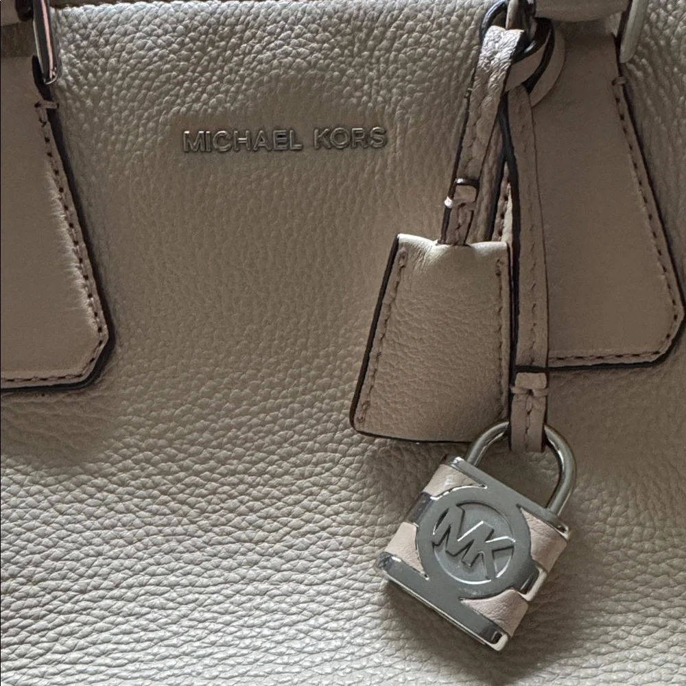 MICHAEL KORS Cream Pebbled Leather Satchel with Logo Lock‎ Charm